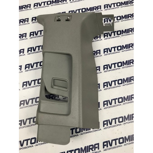 Накладка задней стойки правая Opel Zafira B 2005-2011 13129322